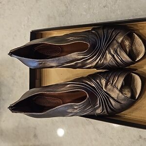 Women's shoes